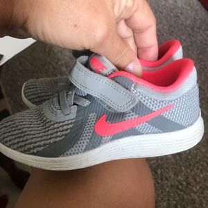 Little girls size 9 NIKE tennis shoes sneakers